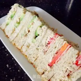 Make Tuna sandwich step 4