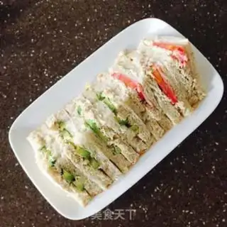 Make Tuna sandwich step 5