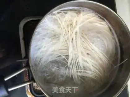 Make Tomato-mujee egg noodles step 8