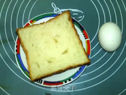 Make Egg toast step 0
