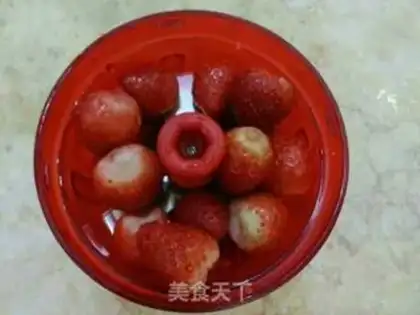 Make Sweet strawberry sauce step 2