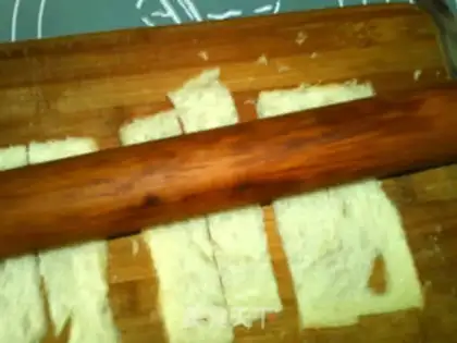 Make Apple rose toast step 4