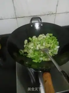 Make Lily celery shrimp step 2