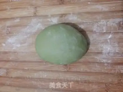 Make Christmas tree buns step 5