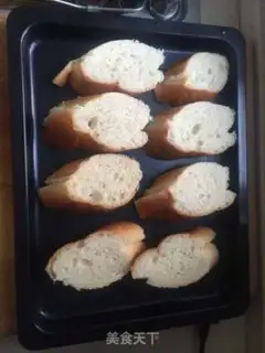 Make Simple garlic bread step 4