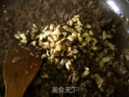 Make Spicy mushroom beef sauce step 10