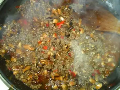Make Spicy mushroom beef sauce step 13
