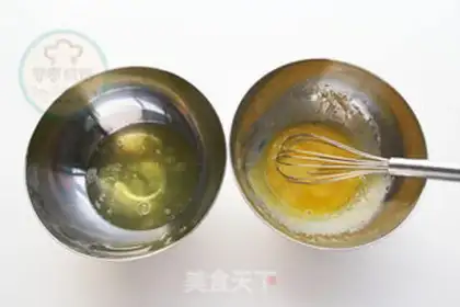 Make Flamingo cream roll step 1