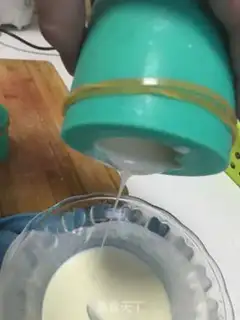 Make White chocolate peaches step 7