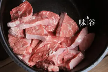 Make Blue olive pig lung soup step 1