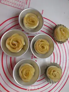 Make Apple rose pie step 9