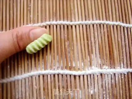 Make Emerald Cat noodles step 9