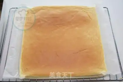 Make Flamingo cream roll step 10