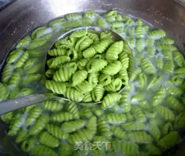 Make Emerald Cat noodles step 12