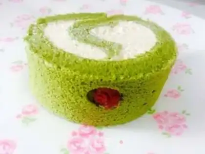 Make Sakura with tea and cake rolls step 19