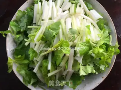 Make Celery and fried meat step 1
