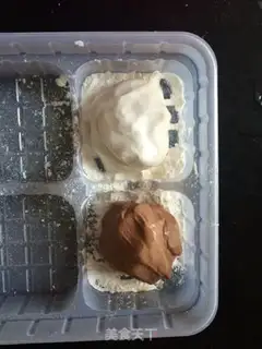 Make Bear palms step 2
