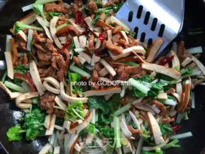 Make Celery and fried meat step 6