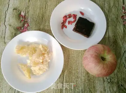 Make Apple silver ear soup step 0