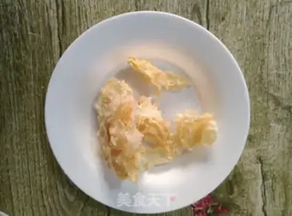 Make Apple silver ear soup step 1