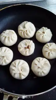 Make Fry buns of mushroom shrimp step 16