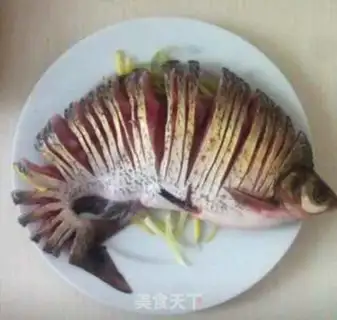 Make Peacock open-screen fish step 0