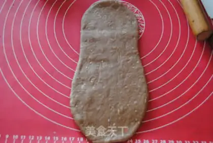 Make Coco sesame bread step 7