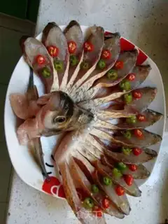 Make Peacock open-screen fish step 5