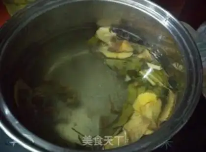 Make Chicken claw spicy soup step 1