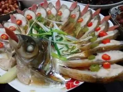 Make Peacock open-screen fish step 10