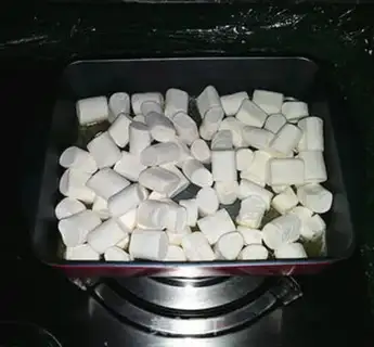 Make Cow Rolling Sugar step 3