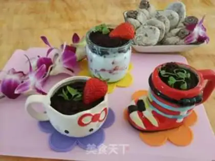 Make The yogurt strawberries step 3