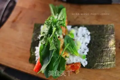 Make A shrimp sushi roll step 5