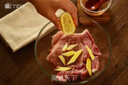 Make Gold pork chops step 1