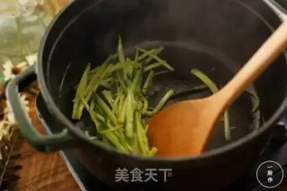 Make Rock pan rice step 1