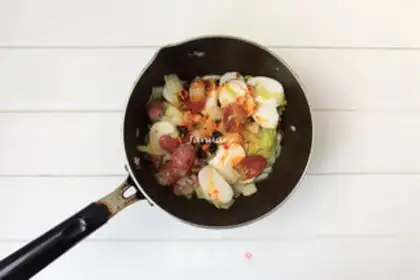 Make Weenie fried pastry step 4