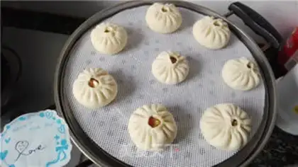 Make The cabbage shrimp and rice buns step 4