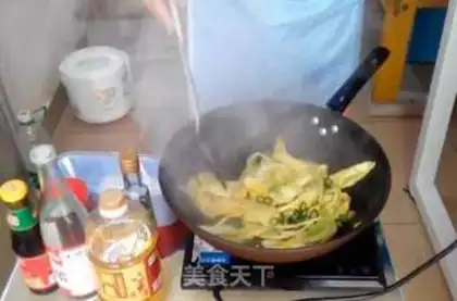 Make Cracking doll food step 2