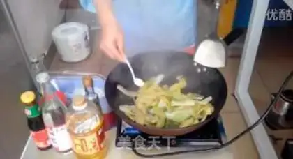 Make Cracking doll food step 3