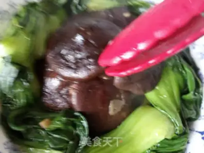 Make The mushrooms and the oil step 3