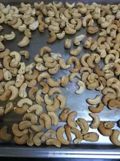 Make Roast cashew step 1