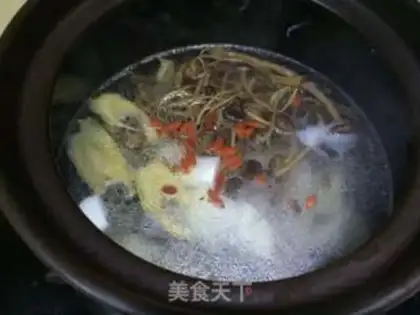Make Tea mushrooms, duck soup step 4