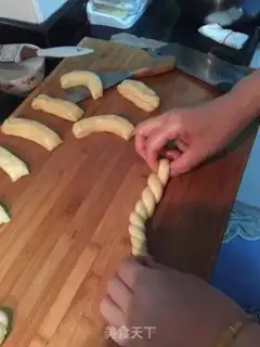 Make Northeast Malflower step 3