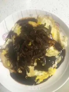 Make The gravy gravy and the omelet step 1