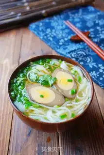 Make Onion pork noodles step 5