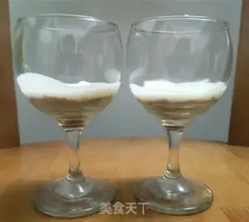 Make A yogurt cup step 3