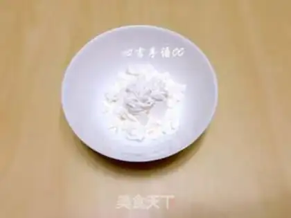Make Flower-shaped coconut-fruit ice cream step 2