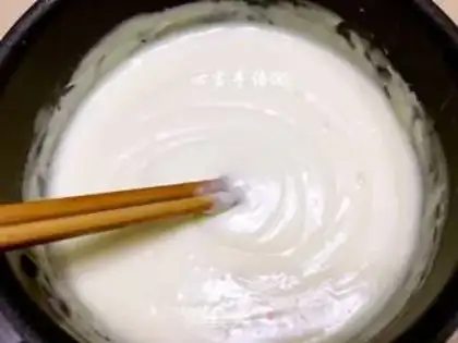 Make Flower-shaped coconut-fruit ice cream step 6