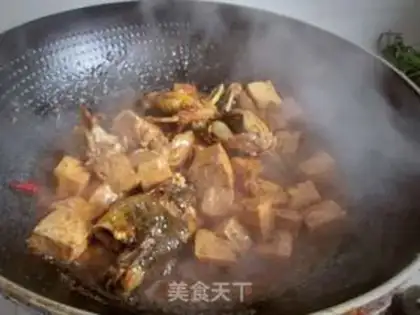 Make Red burning fish tofu step 6