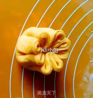 Make Flower beef bun step 8